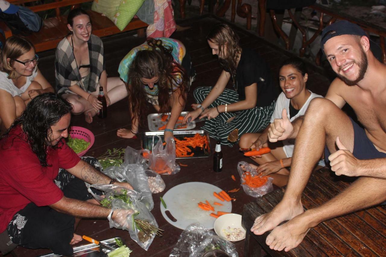 Black Wood Vandrehjem Koh Tao Eksteriør billede
